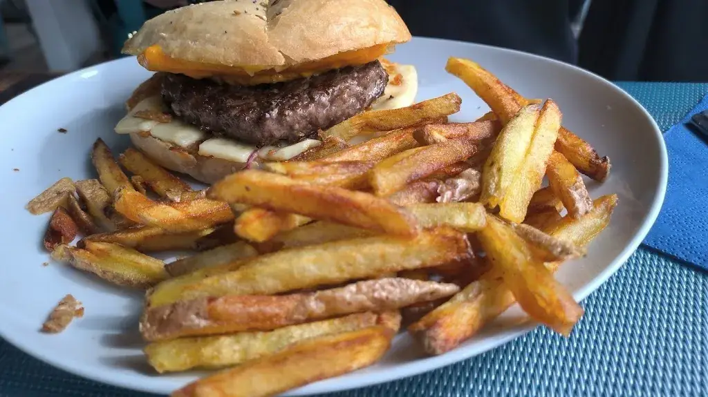 Vincent Lales_Café du Cours_Camaret-sur-Aigues_review