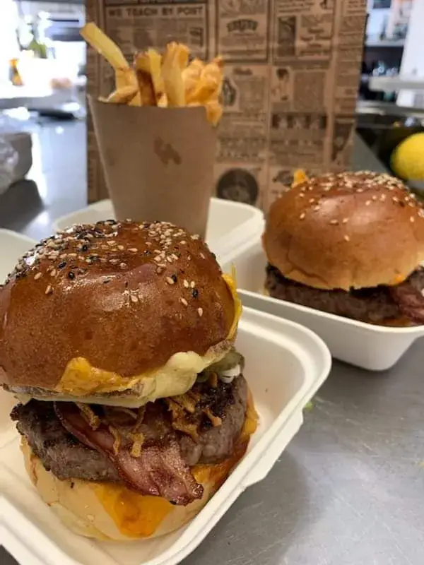 Café du Cours_Camaret-sur-Aigues_slider_image_3