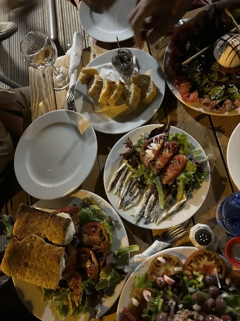 Alexander Sultan-Khan_L'arrêt au Port_Cagnes-sur-Mer_review