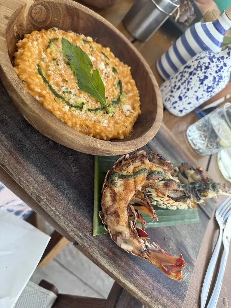 Cassie Wilson_La Spiaggia plage_Cagnes-sur-Mer_review