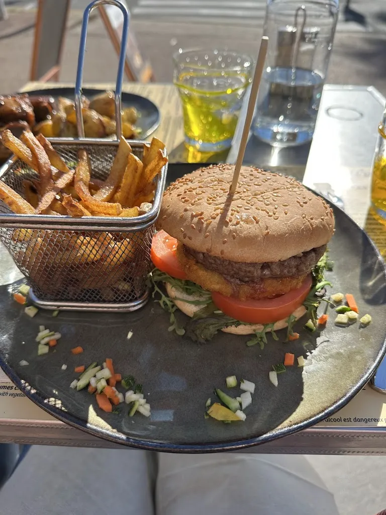 Karlan Stephenson_Pourquoi-Pas_Cagnes-sur-Mer_review