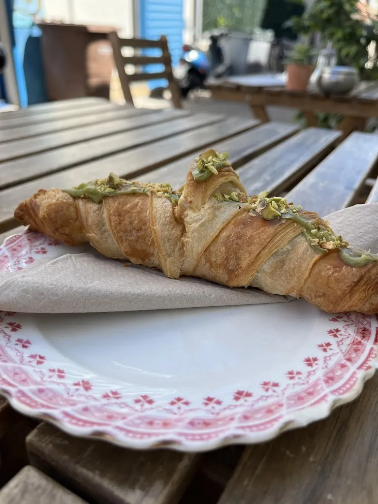 Lais Beltrao_Holypaulette_Cagnes-sur-Mer_review