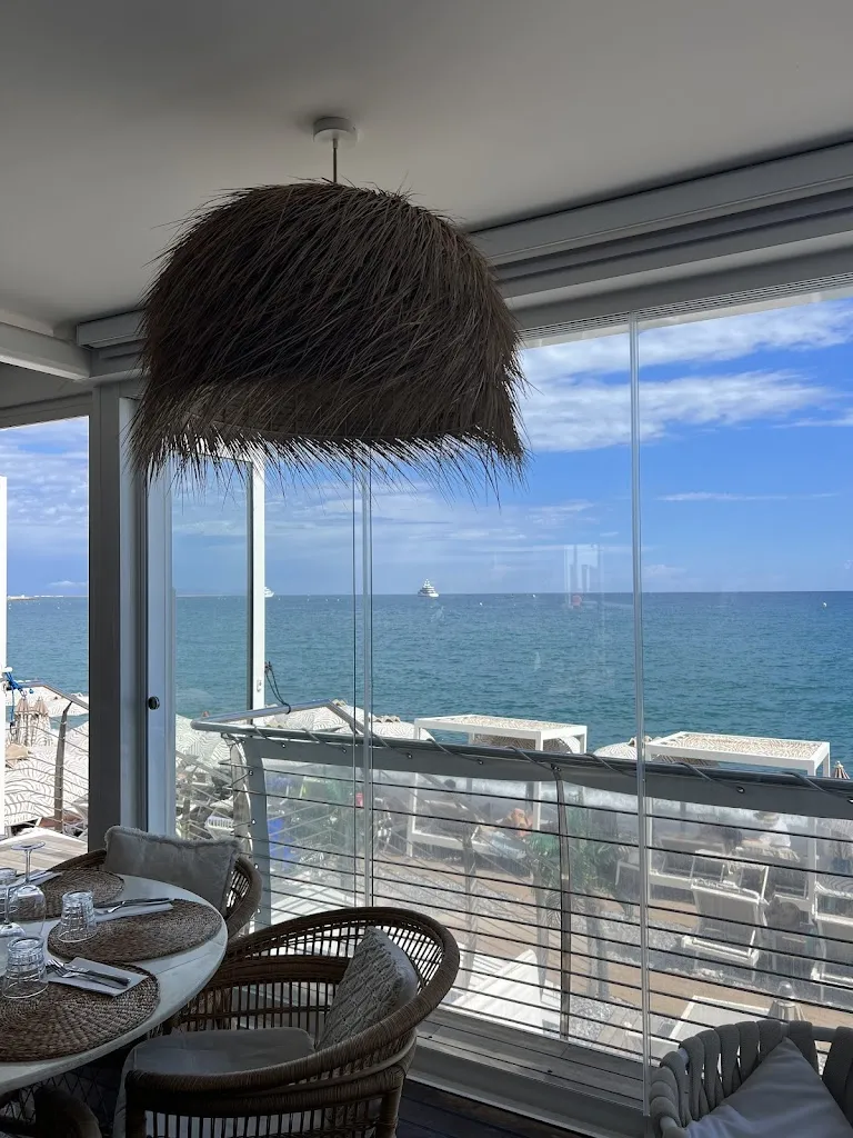 Инна Фуртак_Le Carre Bleu_Cagnes-sur-Mer_review