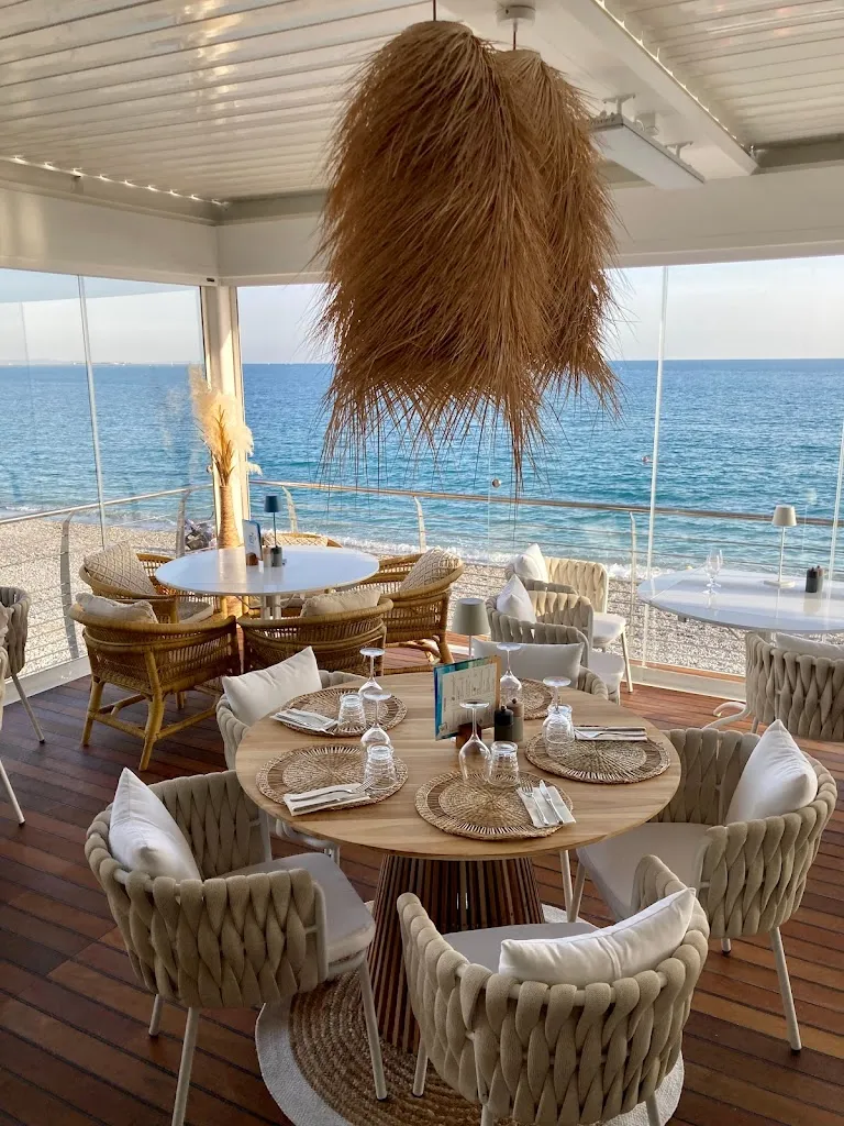 Le Carre Bleu restaurant in Cagnes-sur-Mer