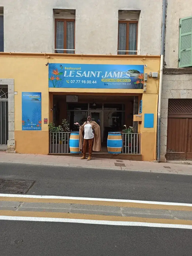 Le Saint James restaurant in Carcès