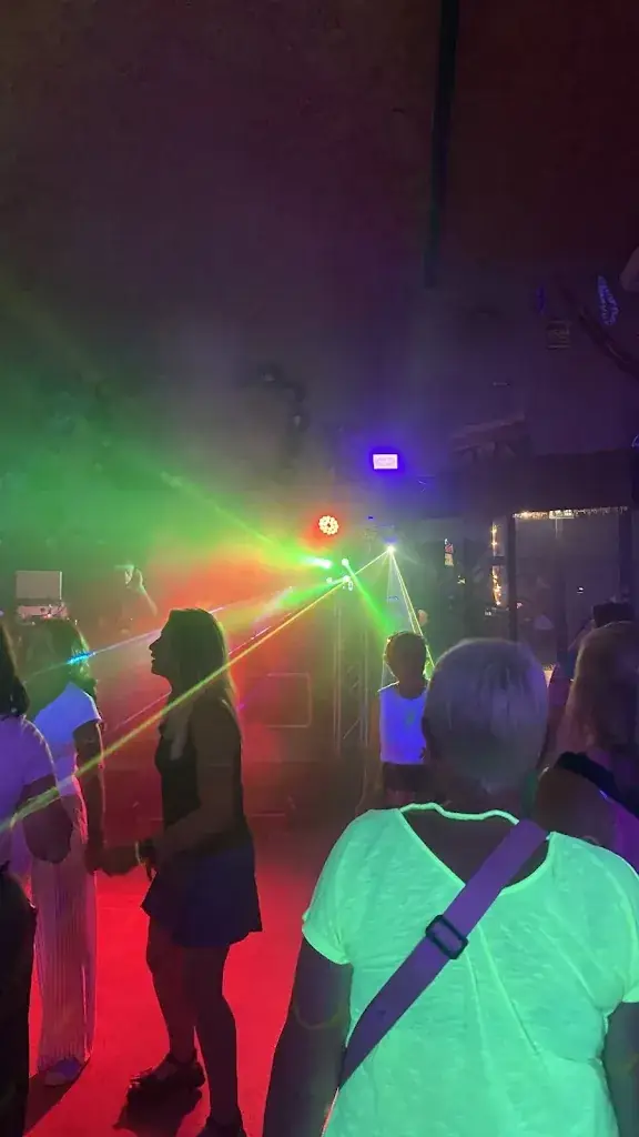 Julie Lazuli_O’HANGAR_Carcès_review