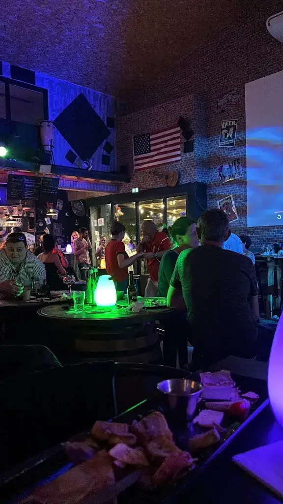 Laurence Aron_O’HANGAR_Carcès_review