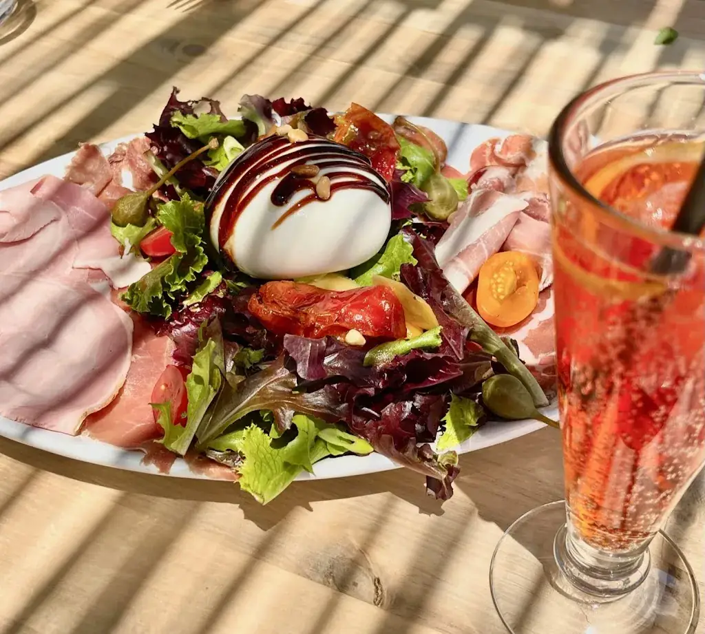 Julia O'Shaughnessy_Le Clos des Vignes_Cotignac_recensione