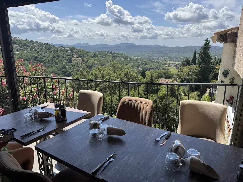 Le Bellevue_Callian_slider_image_3