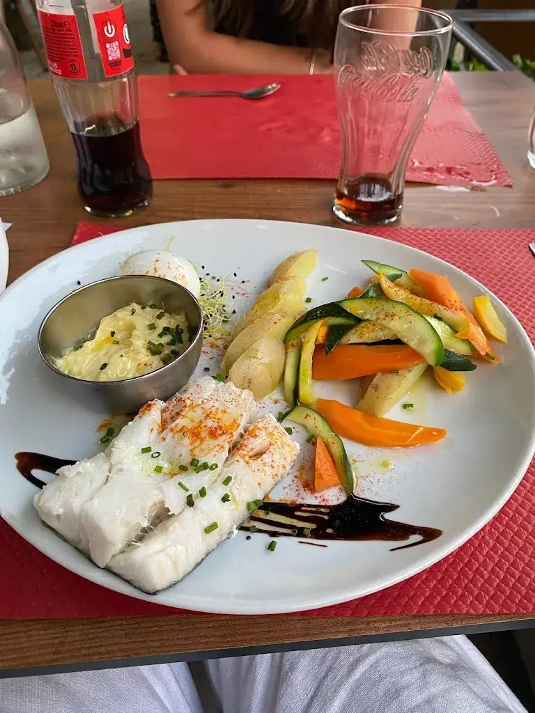 Richard Crump_Les Marronniers / sarl le Cercle_Callian_review