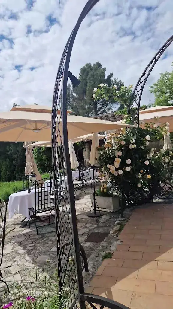 Hôtel Restaurant Le Moulin de la Camandoule Escourtin_Fayence_slider_image_2