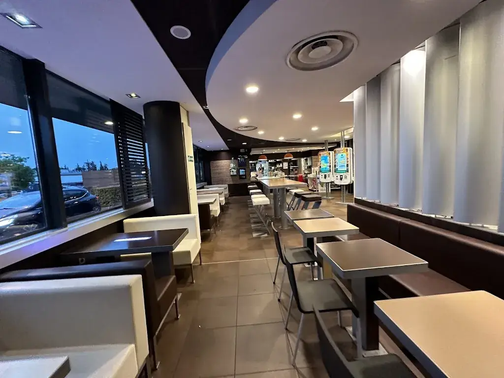 McDonald's_Callian_slider_image_3