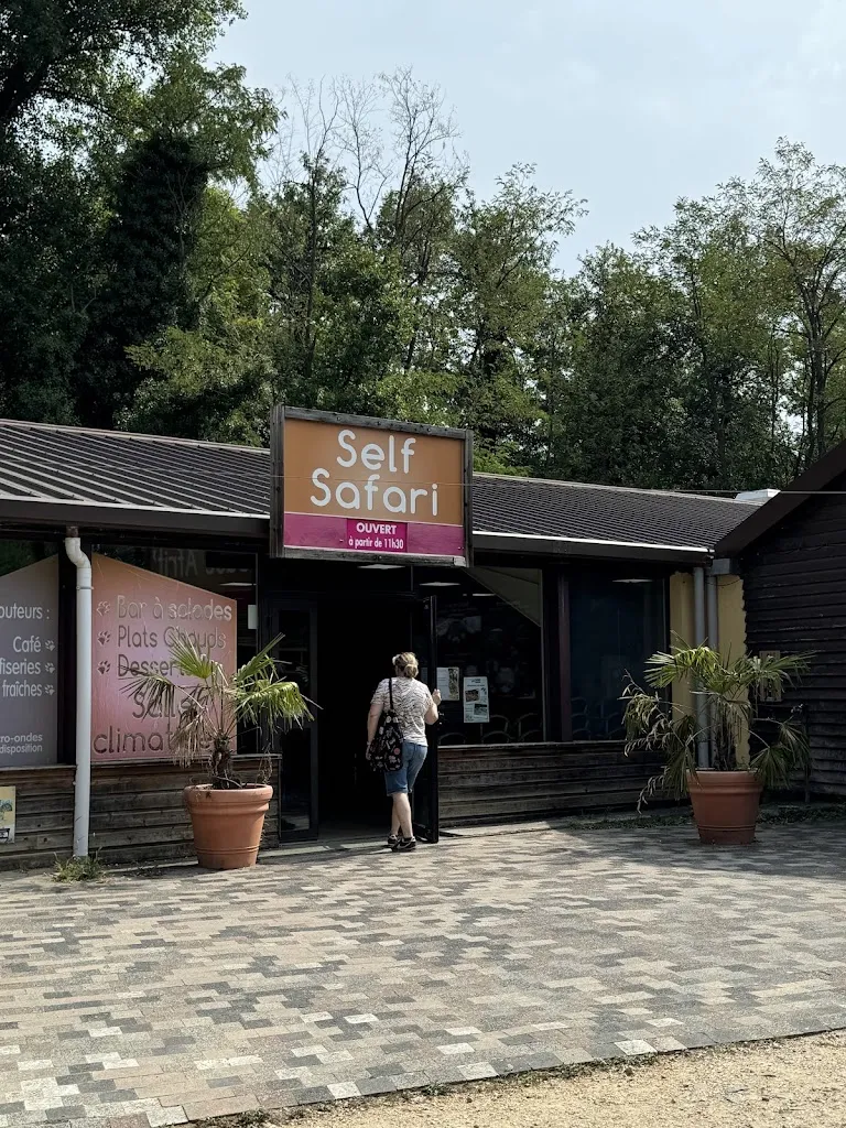 Resto Brousse du Wow Safari Peaugres restaurante en Peaugres