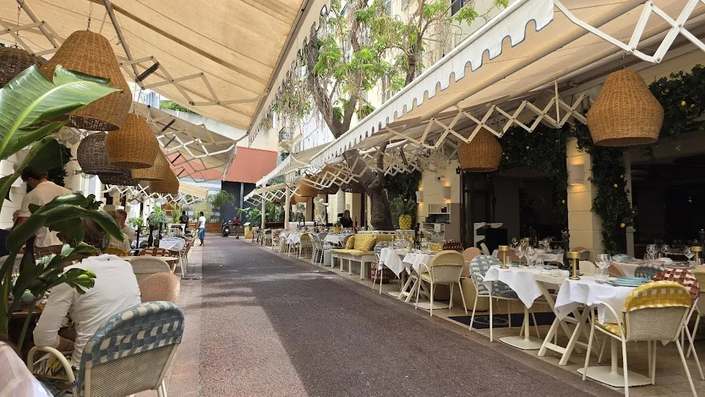 La Môme_Cannes_slider_image_3