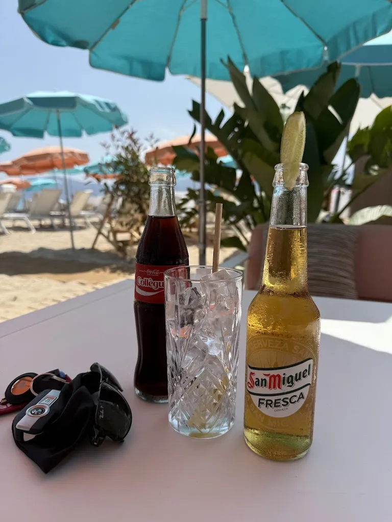 Ashley Martin_Le Cabanon - Restaurant - Plage_Cannes_review