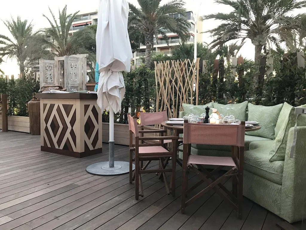 Le Cabanon - Restaurant - Plage_Cannes_slider_image_3