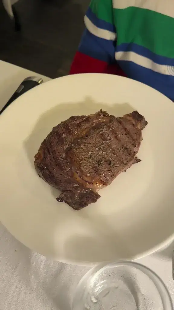 Evgeny_Lucky You Beef & Seafood_Cannes_review