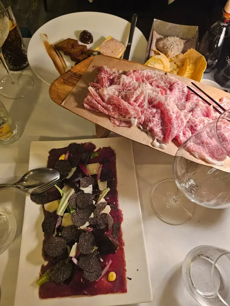 Gregor Gimpert_Lucky You Beef & Seafood_Cannes_review