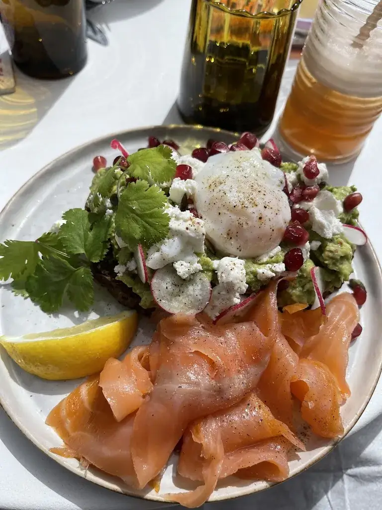 Sabrina Schinelli_Rosana Cannes_Cannes_review