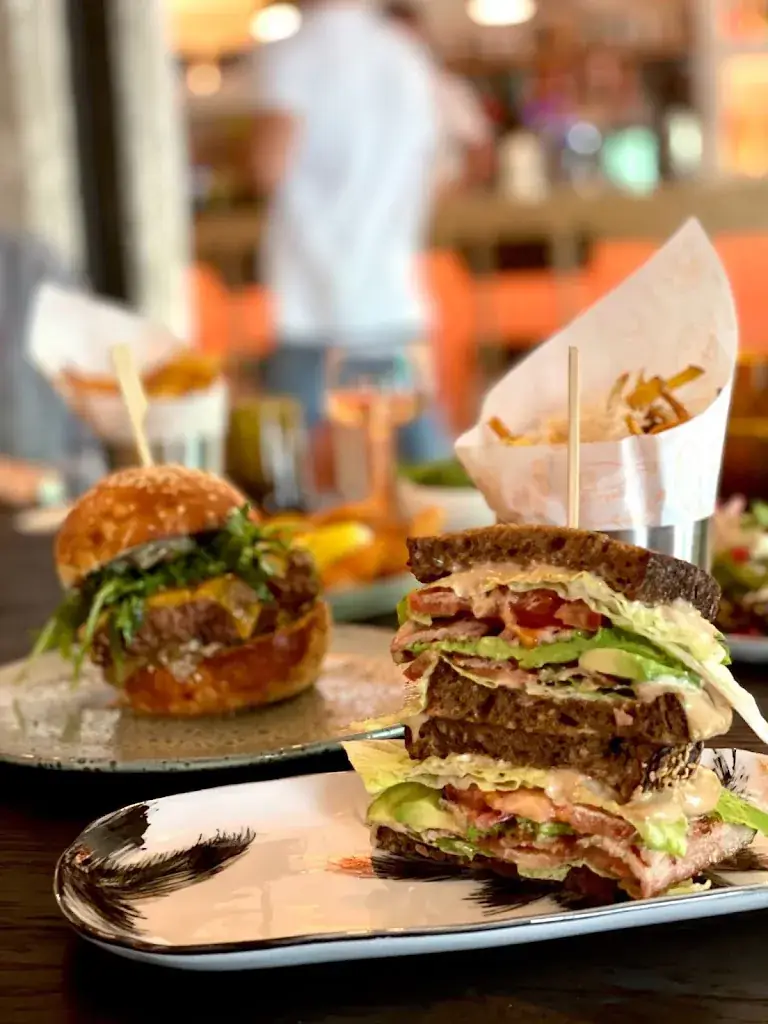 Tiare Meinhardt_Rosana Cannes_Cannes_review