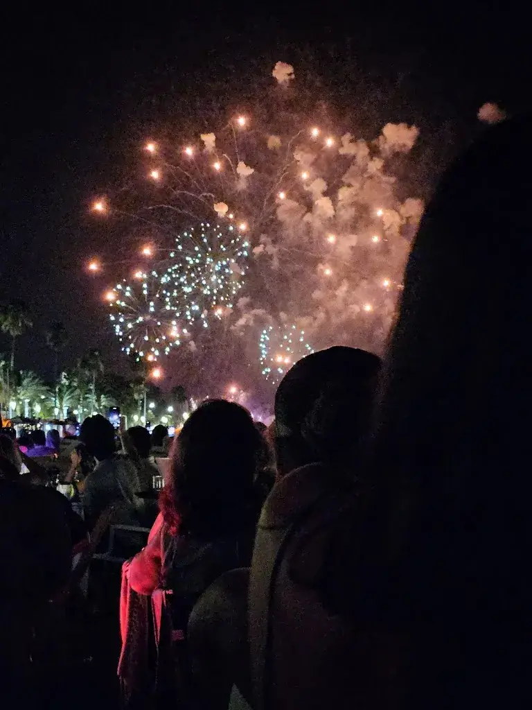 Terence Ayres_L'Alba - Beach Restaurant_Cannes_review