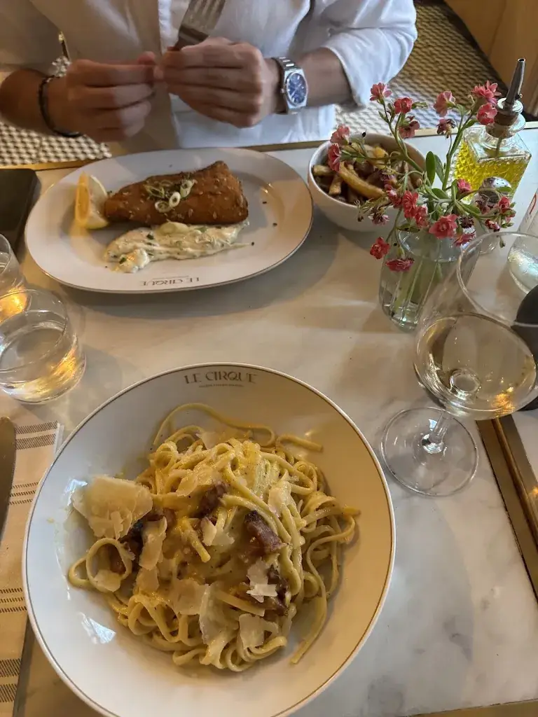 Doğa Ural_Le Cirque_Cannes_review