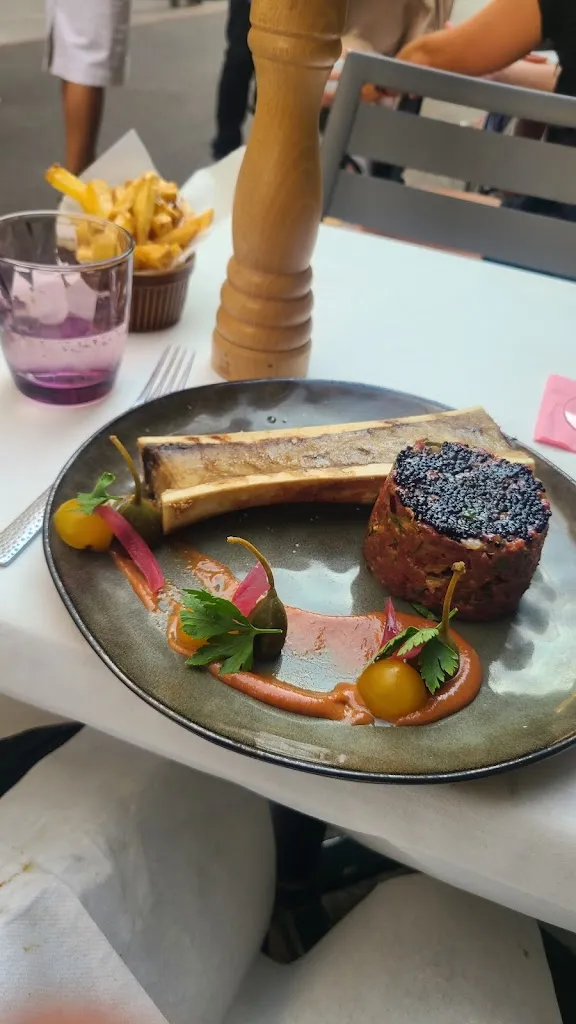 Ryan James Noble_Yvan's_Cannes_recensione