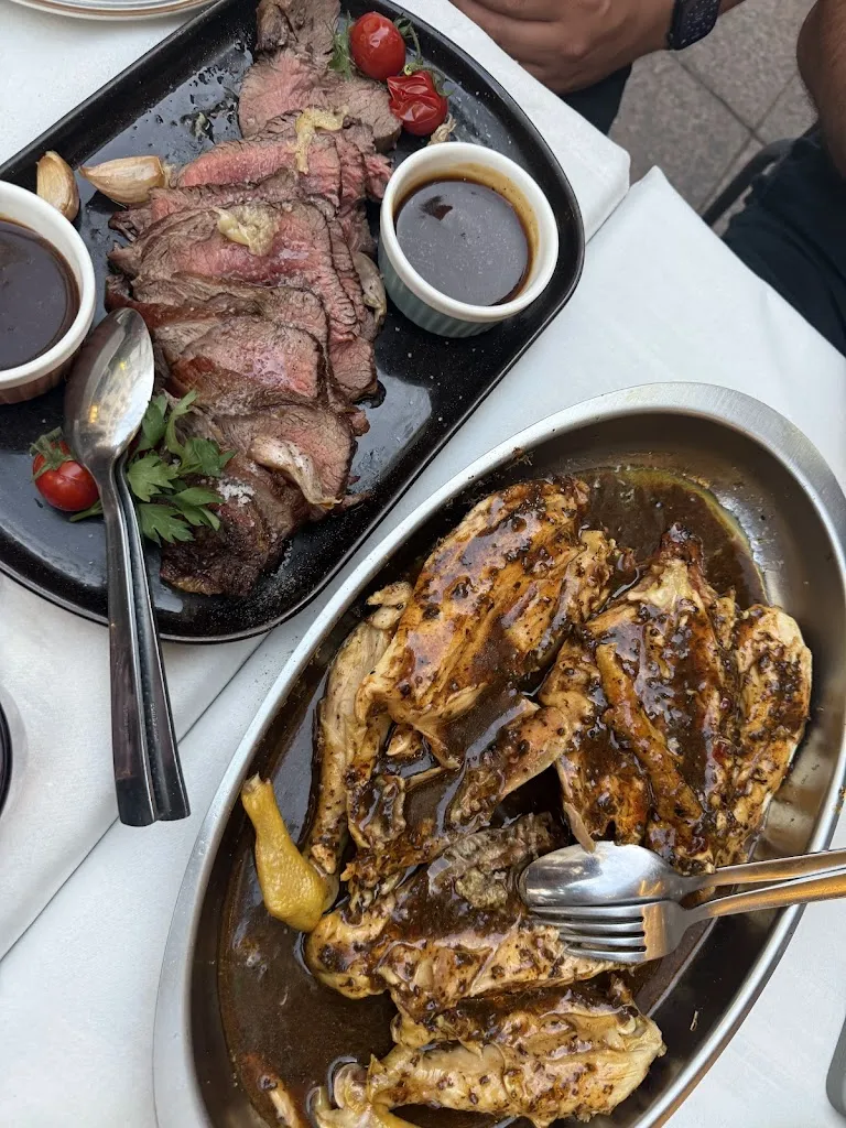 Anton Mosa_Yvan's_Cannes_recensione