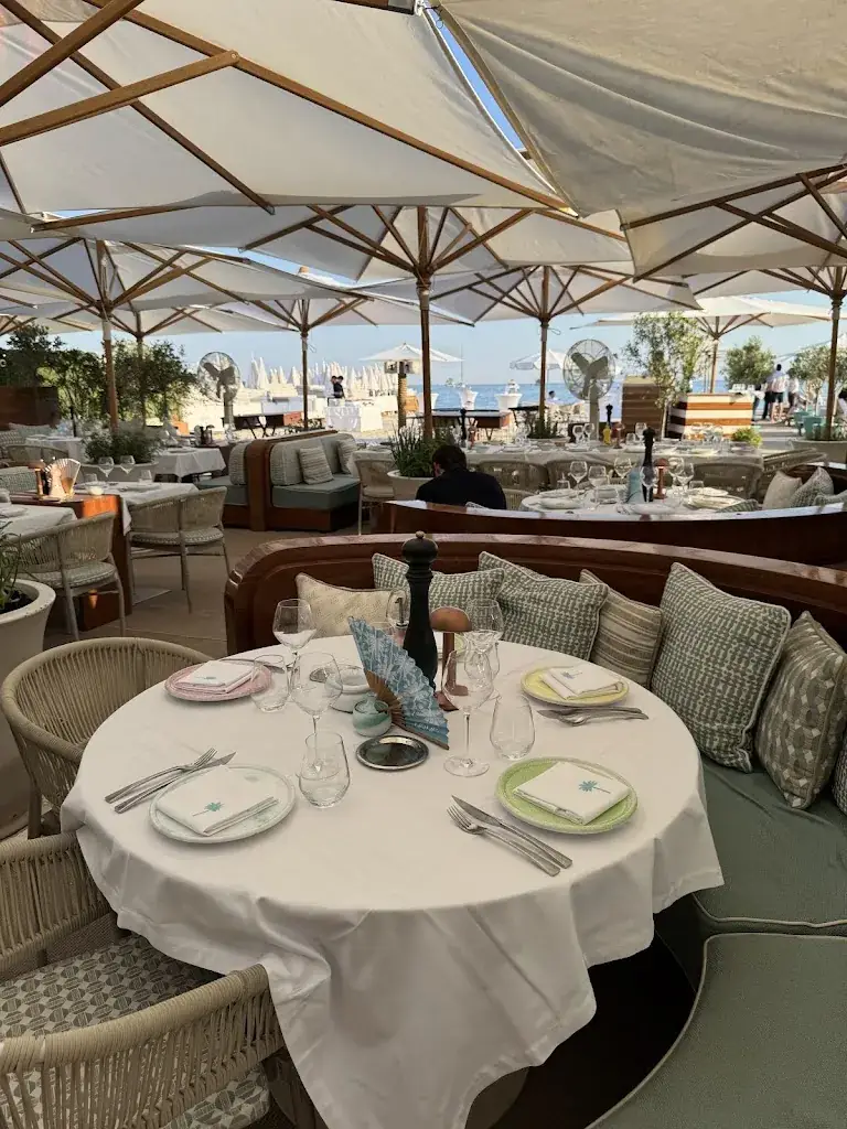 Mara_La Môme Plage_Cannes_review