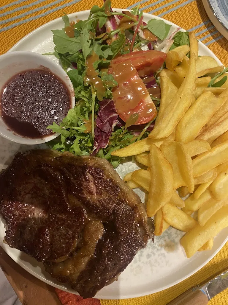 Anna Kolisnychenko_LE BISTROT MARCEAU / Brunch, Déjeuner & Dîner jazzy_Cannes_recensione