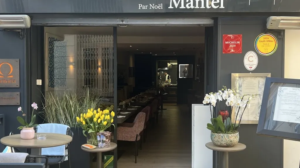 Table 22_Cannes_slider_image_1