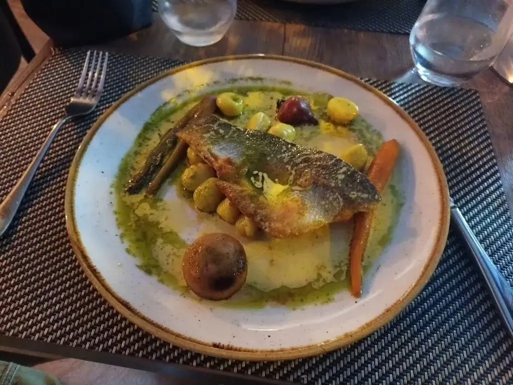 Nigel Pentland_Côté Jardin by Christophe Ferré_Cannes_review