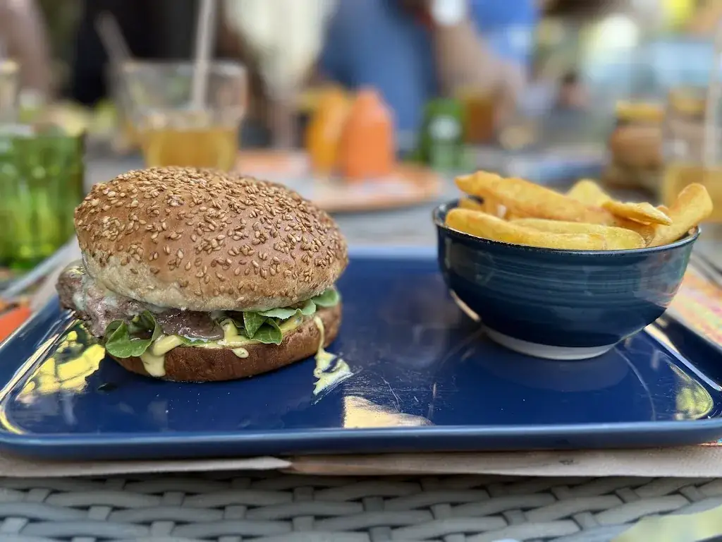 le 156_Caromb_slider_image_3