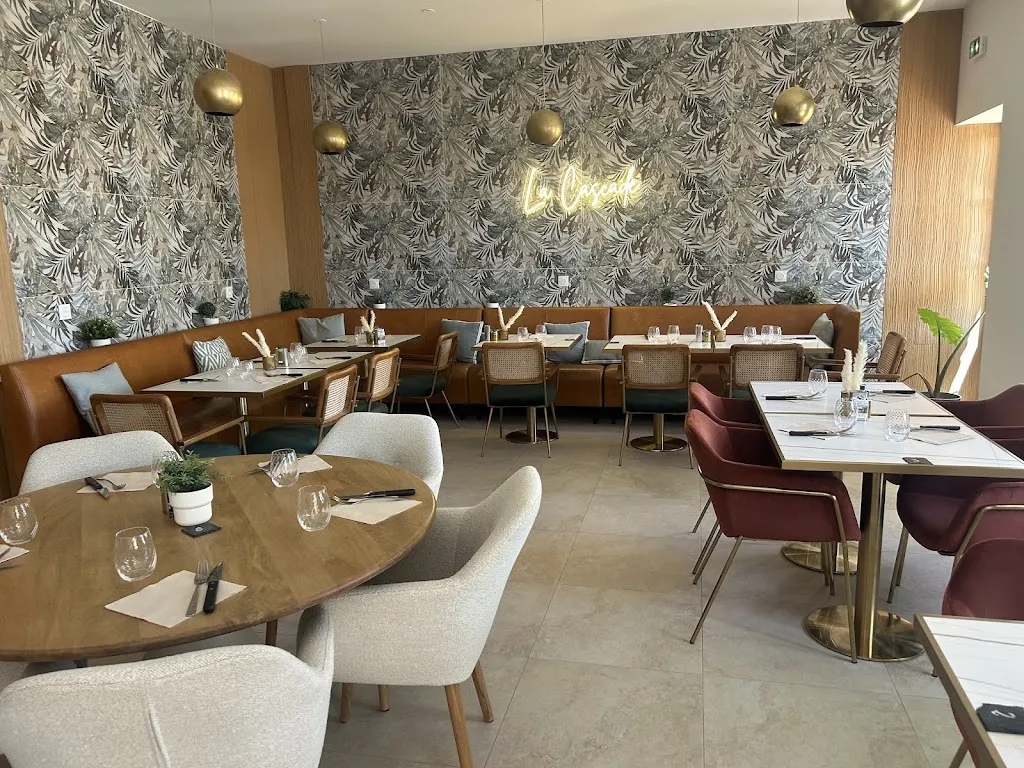 La Cascade_Carnoules_slider_image_2