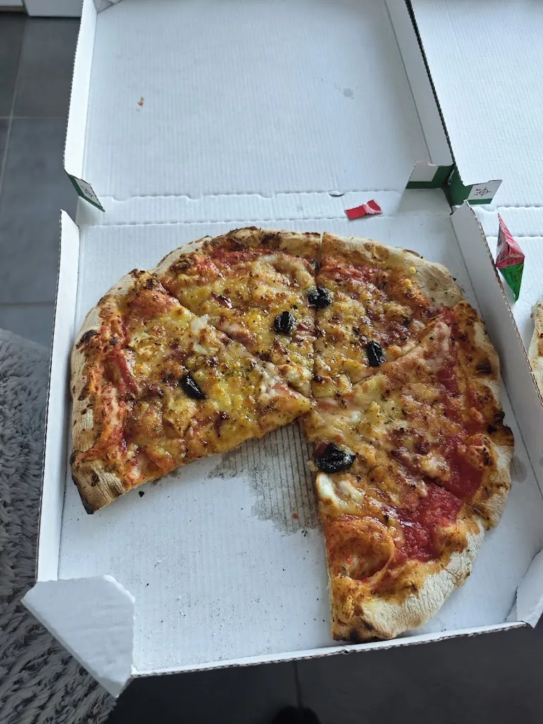 FREDO PIZZA restaurant in Carnoules