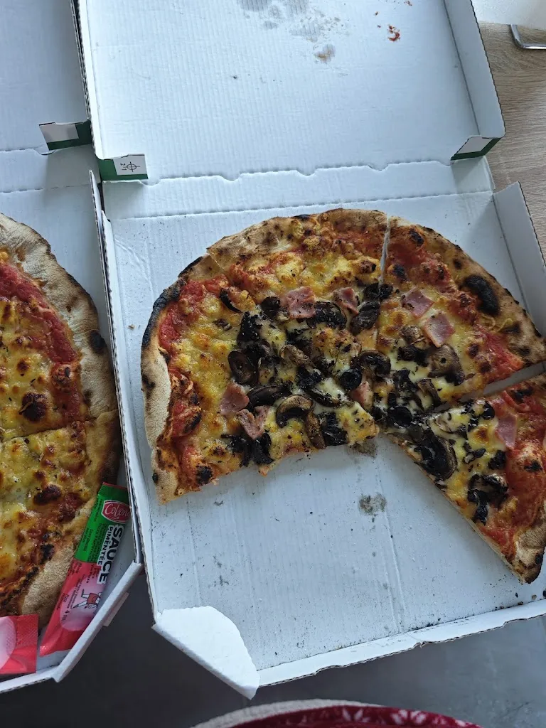 FREDO PIZZA_Carnoules_slider_image_3