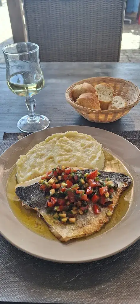 syl lassi_Chez Banù_Pignans_review