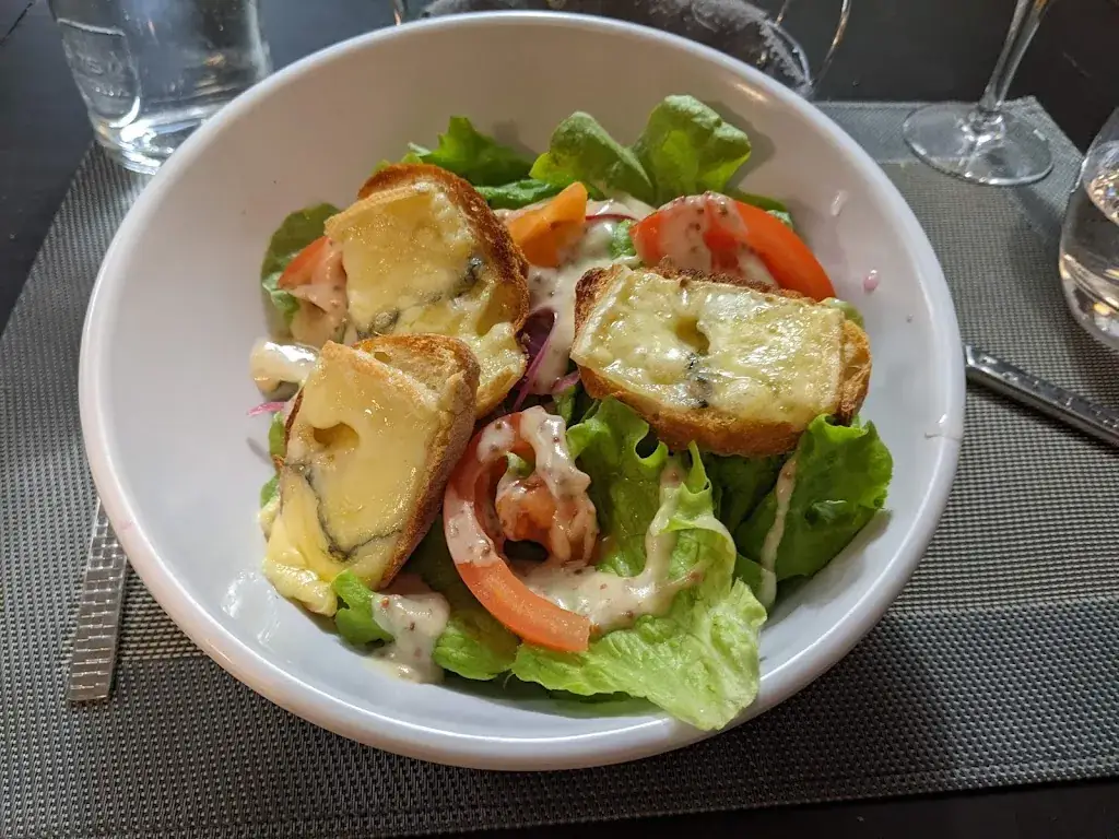 Julius Woo_Logis Hôtel le Tisseur des Saveurs_Panissières_review