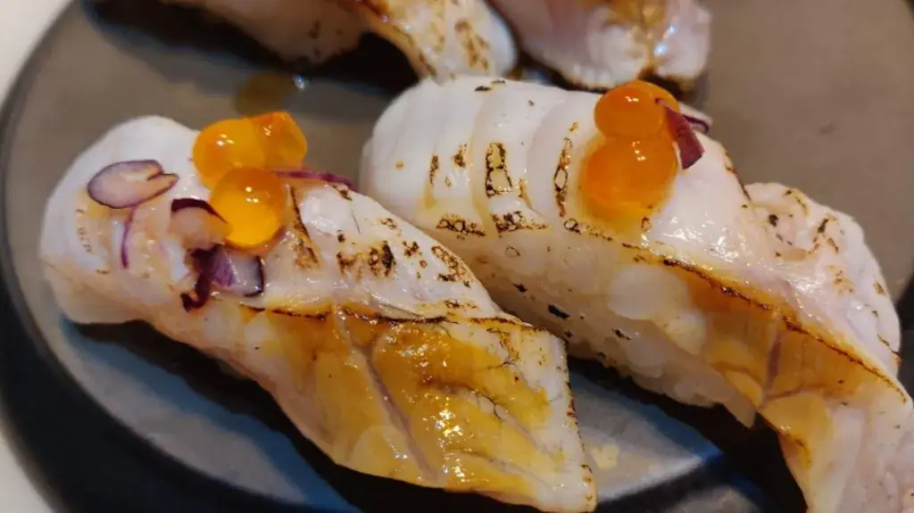 Luzumaki Carnoux Artisan sushi_Carnoux_slider_image_3