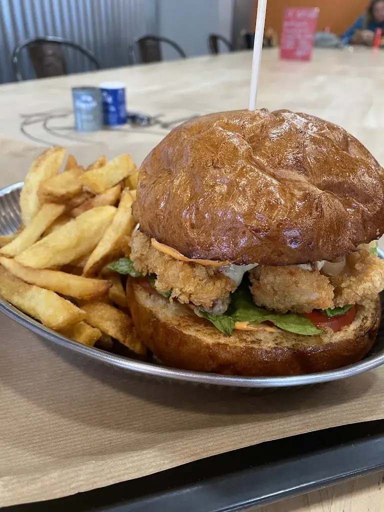 Laura Marcadé_À TABLE!_Carnoux-en-Provence_review