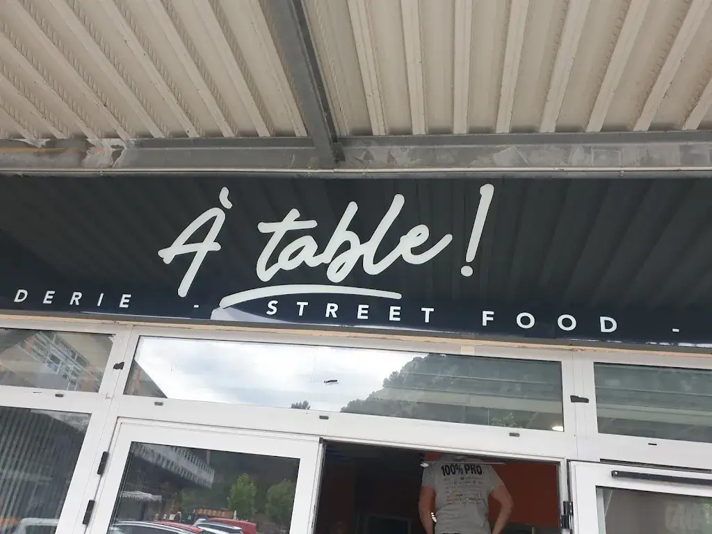 À TABLE! restaurant in Carnoux-en-Provence