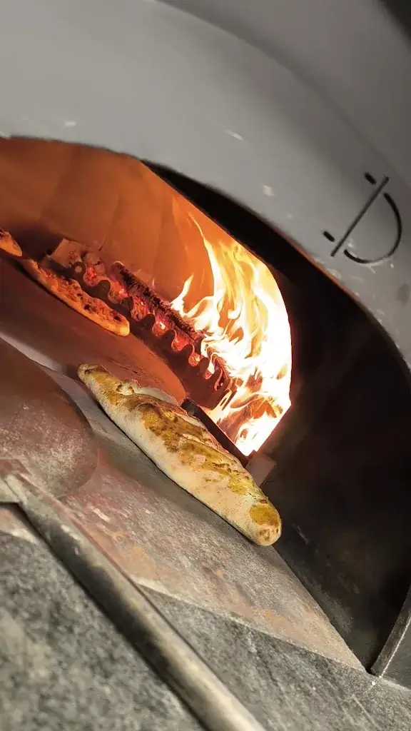 La Cave à Pizza_Carnoux-en-Provence_slider_image_2