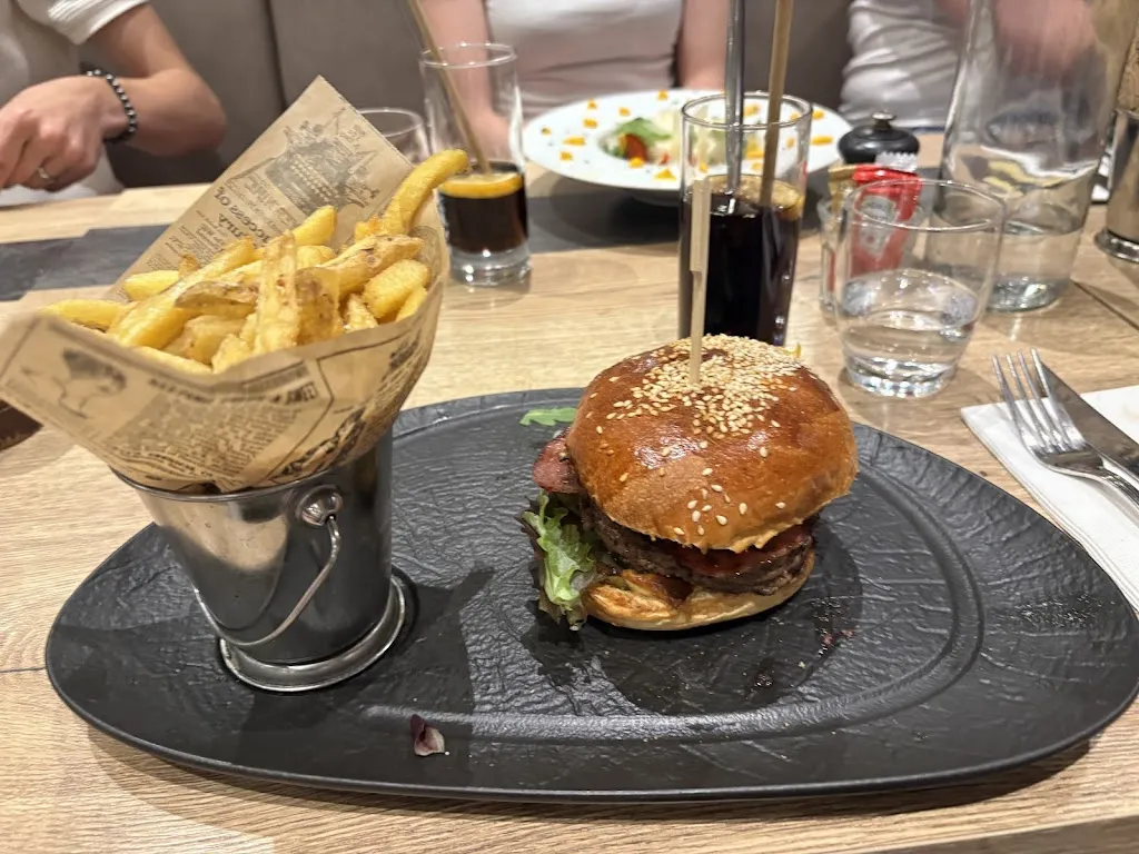 Emelie_Brasserie Le Saint-Trop_Carry-le-Rouet_review