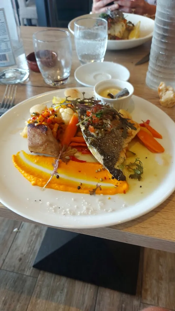 John Tacchi_Brasserie Le Saint-Trop_Carry-le-Rouet_review