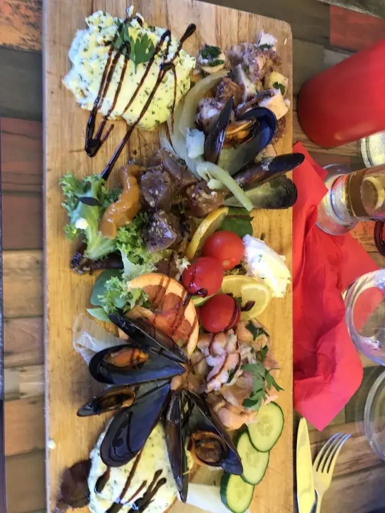 Julien Jomier_Le Latino_Carry-le-Rouet_review