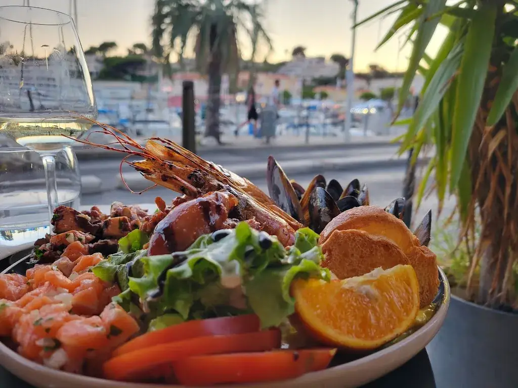 Le Latino_Carry-le-Rouet_slider_image_3