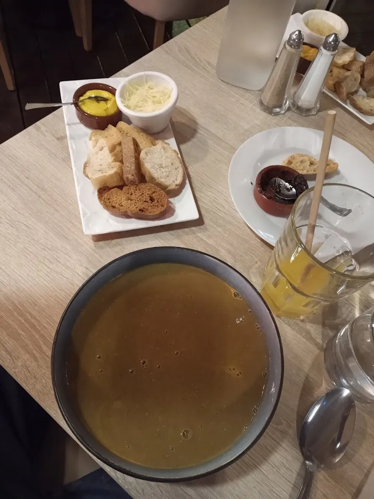 Joris Heirbaut_L'Amiral_Carry-le-Rouet_review