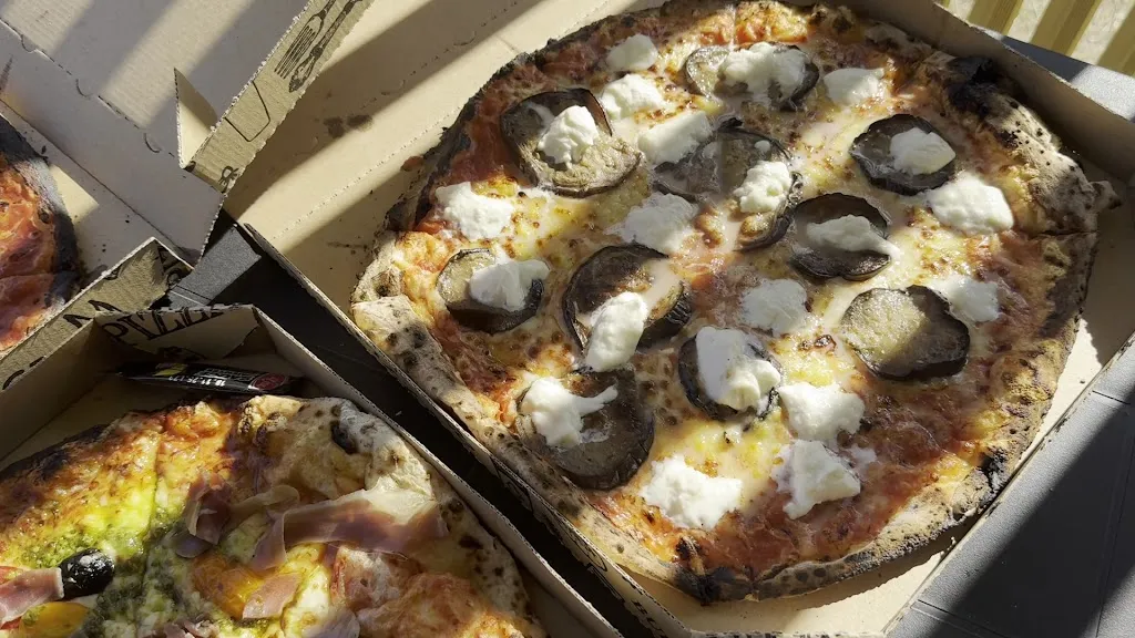 Yasmin Hansen_TRATTORIA_Carry-le-Rouet_review