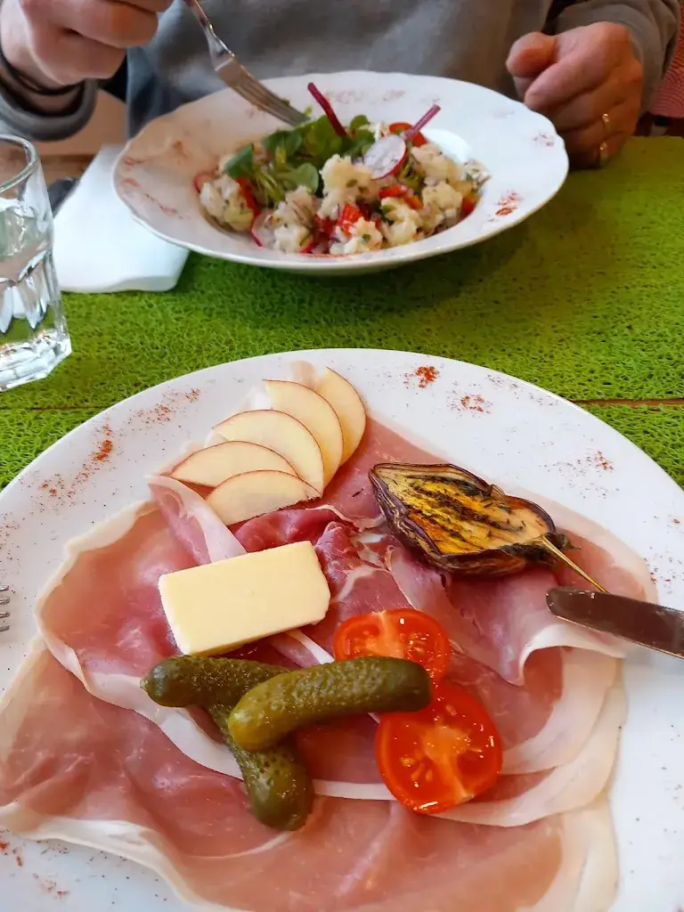 La table de Joséphine_Montchal_slider_image_3