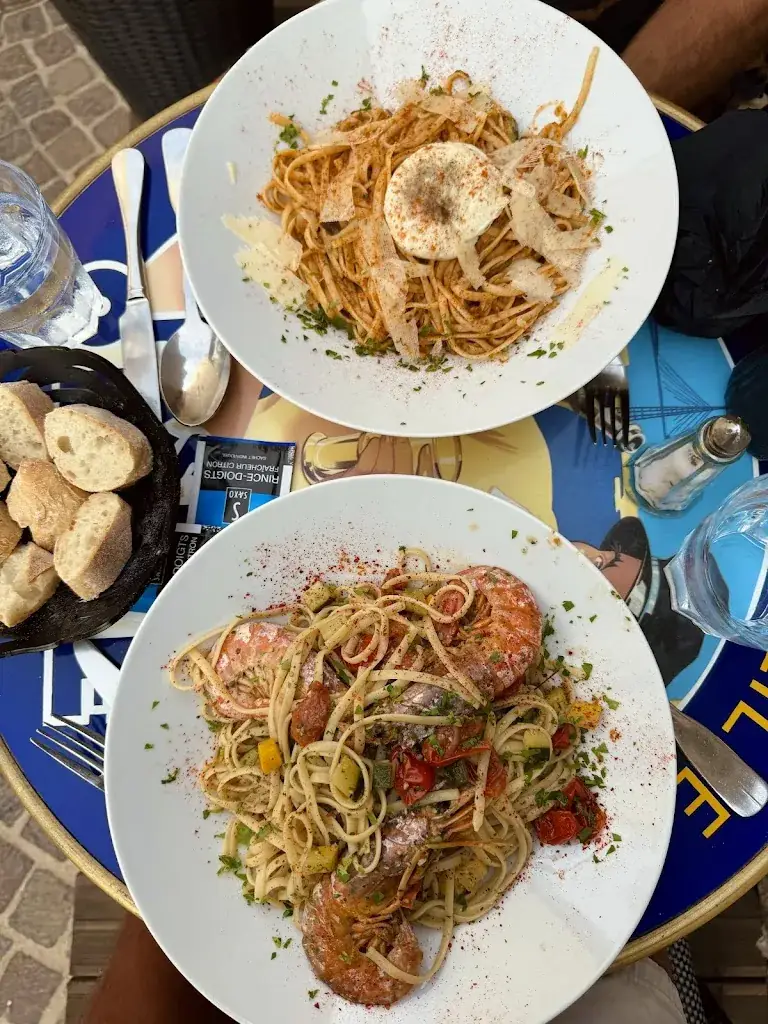 David Curran_Le Patio_Cassis_review